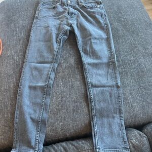Zara Gray Skinny Jeans with Sleek Fit